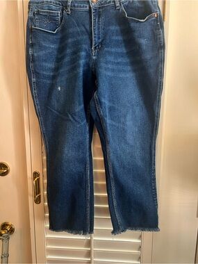 Judy Blue Dark Blue Cropped Raw Hem Jeans